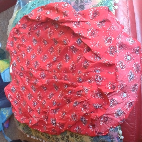 Red pattern button up - Picture 1 of 3